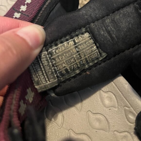 Teva Stratum or Terra Fi 5 hiking sandals - Picture 5 of 6
